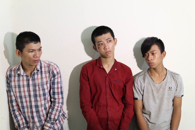 Nhóm cướp nghiện game ma tuý chuyên dùng hung khí tấn công phụ nữ ở vùng ven Sài Gòn - Ảnh 1.
