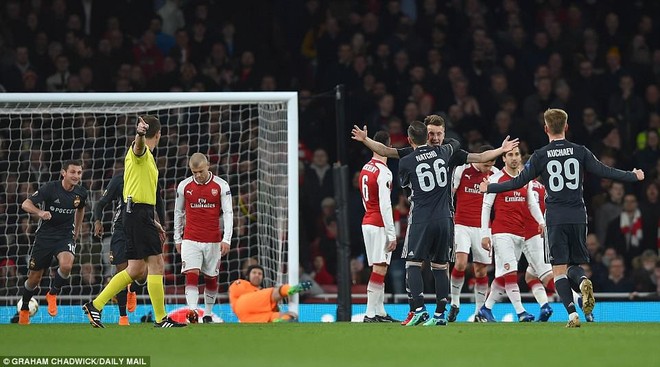 Ramsey lập cú đúp, Arsenal đặt một chân vào bán kết Europa League - Ảnh 4.