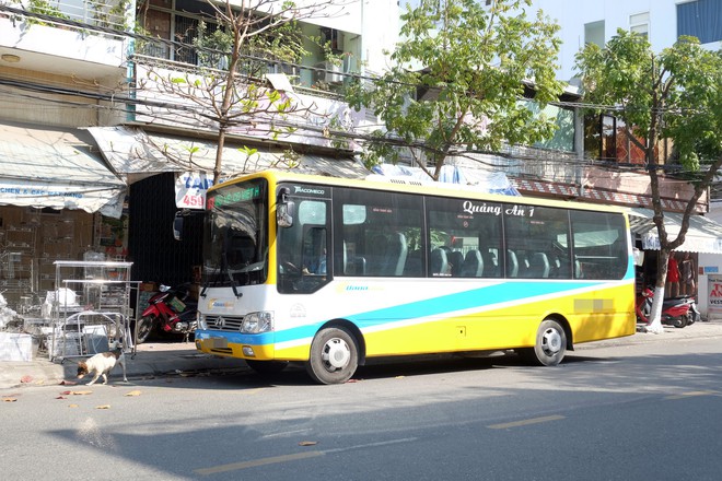 Đà Nẵng: Đuổi học sinh xuống xe vì không có tiền thối, tài xế bị đình chỉ công tác - Ảnh 1.