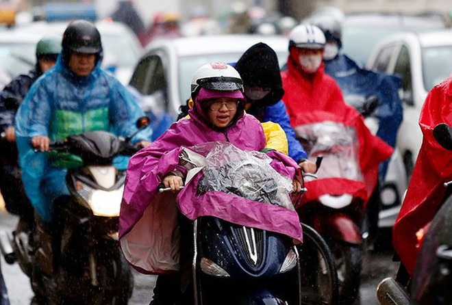 Không khí lạnh áp sát, Hà Nội rét 15-17 độ kèm mưa dông - Ảnh 1.