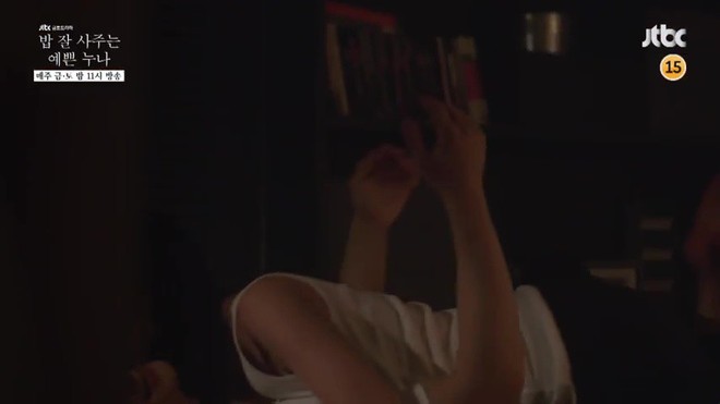 D&acirc;n t&igrave;nh đang n&aacute;o loạn: Mới tập 4, Chị đẹp Son Ye Jin v&agrave; trai trẻ đ&atilde; c&oacute; cảnh giường chiếu! - Ảnh 2.