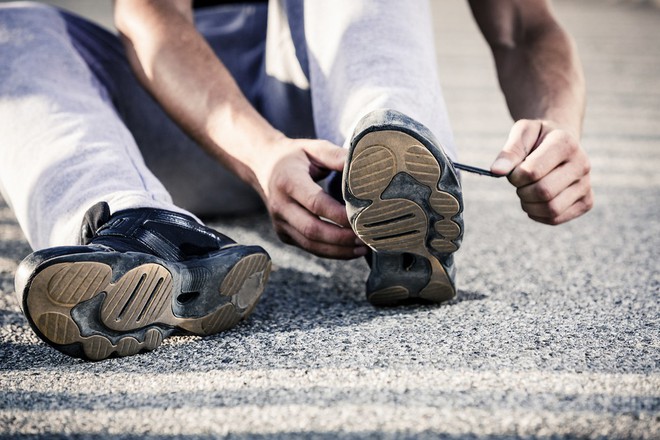 5 th&oacute;i quen tưởng v&ocirc; hại nhưng lại l&agrave; nguy&ecirc;n nh&acirc;n ch&iacute;nh g&acirc;y ra t&igrave;nh trạng đau lưng - Ảnh 5.