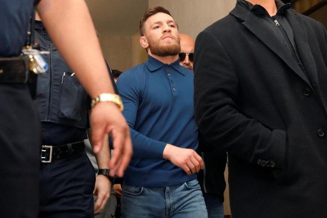 SỐC: Gã điên Conor McGregor có thể đi tù vì đánh người - Ảnh 2.