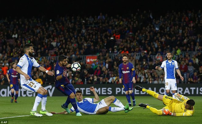 Barca 3-1 Leganes: Messi lập hat-trick, vươn lên dẫn đầu cuộc đua Giày vàng - Ảnh 3.