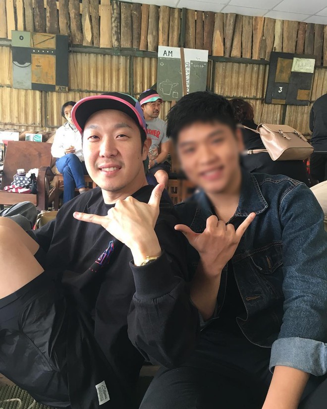 HOT: Haha của Running Man c&ugrave;ng hội bạn th&acirc;n nghệ sĩ bất ngờ đến thăm chợ đ&ecirc;m tại H&agrave; Nội - Ảnh 5.