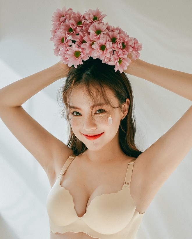 Vừa sexy lại vừa ngọt ngào, nàng mẫu nội y chỉ cao 1m60 này đang là thần tượng của rất nhiều bạn trẻ Hàn Quốc - Ảnh 1.