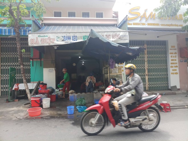 Đà Nẵng: Tranh nhau ăn trước đĩa bánh xèo, nam sinh viên đánh cô gái gãy răng cửa, phải nhập viện cấp cứu - Ảnh 2.