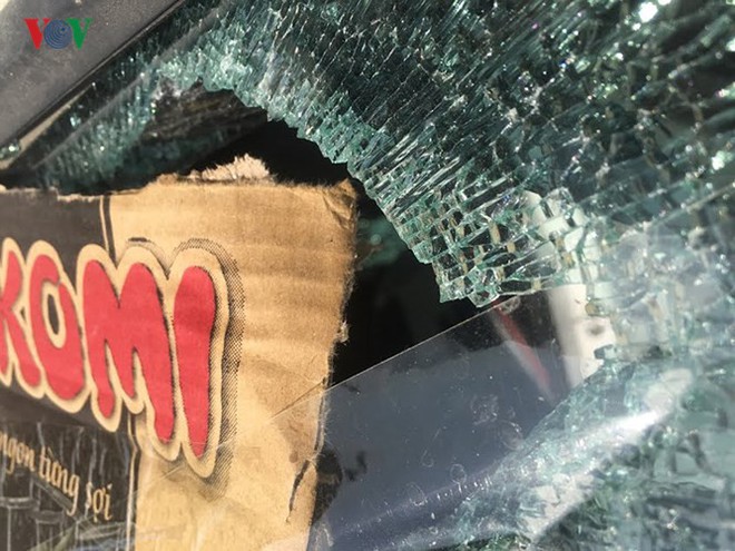 Nhiều cửa k&iacute;nh &ocirc; t&ocirc; v&agrave; nh&agrave; ri&ecirc;ng tại Sa Pa bị kẻ lạ đập vỡ - Ảnh 6.