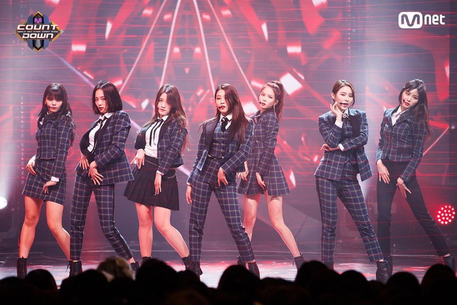 Khi girlgroup Kpop diện suit: Những so&aacute;i tỷ đốn tim người h&acirc;m mộ - Ảnh 13.