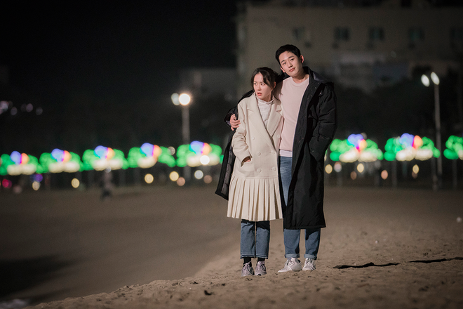 Jung Hae In xoa đầu và ôm ấp Son Ye Jin tình thế này, không thể tin đây chỉ là hậu trường! - Ảnh 7.