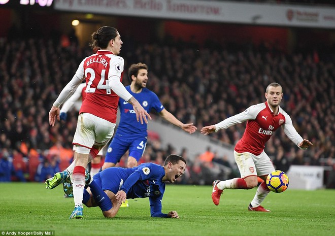 Arsenal hòa kịch tính Chelsea nhờ bàn thắng ở phút bù giờ - Ảnh 8.