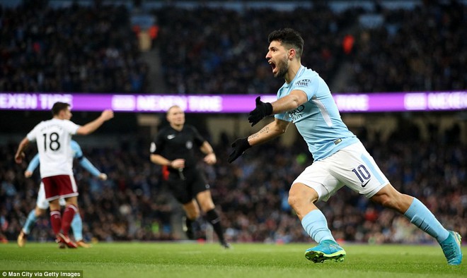 Aguero ch&oacute;i s&aacute;ng, Man City thẳng tiến ở FA Cup - Ảnh 9.