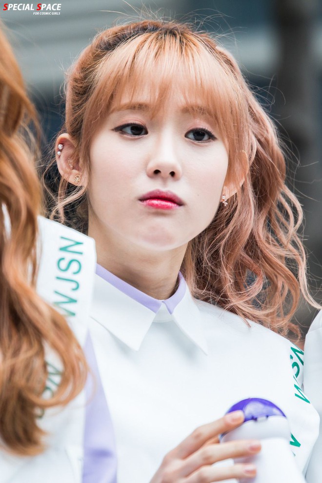 Fan h&aacute;o hức tr&ocirc;ng chờ m&agrave;n kết hợp của 2 girlgroup thế hệ mới - Ảnh 3.