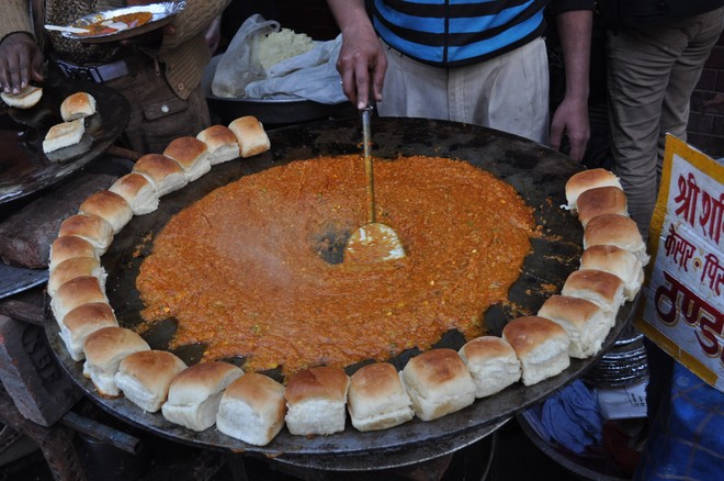 6 món ăn đường phố không thể bỏ qua khi tới thành phố Mumbai (Ấn Độ) - Ảnh 1.
