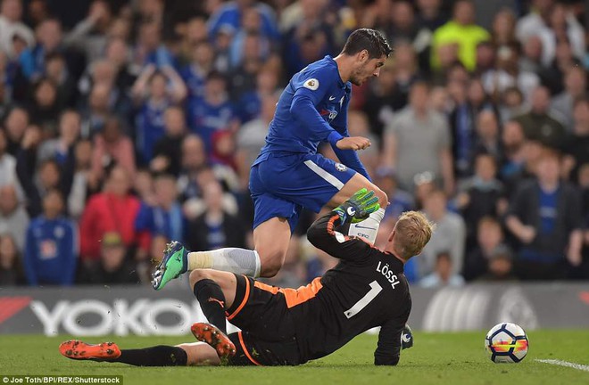 Chelsea tự bắn vào chân mình trong cuộc đua giành vé Champions League - Ảnh 5.