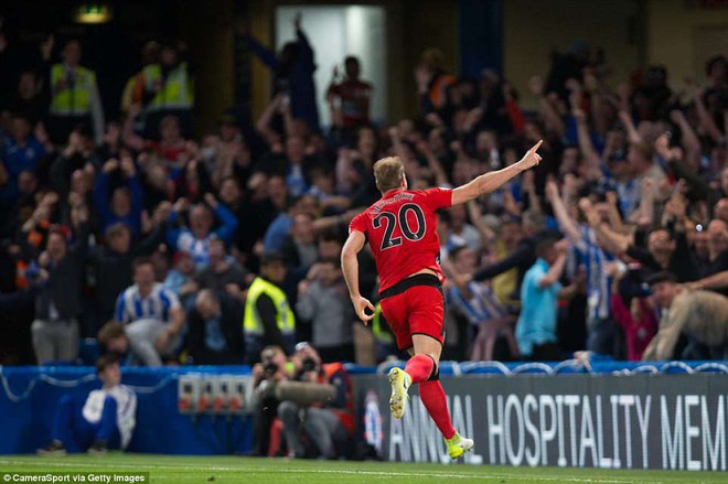 Chelsea tự bắn vào chân mình trong cuộc đua giành vé Champions League - Ảnh 8.