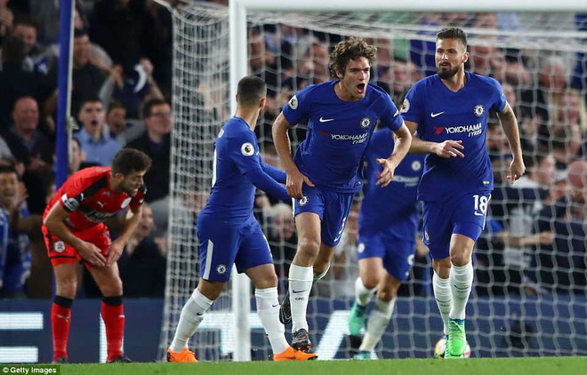 Chelsea tự bắn vào chân mình trong cuộc đua giành vé Champions League - Ảnh 9.