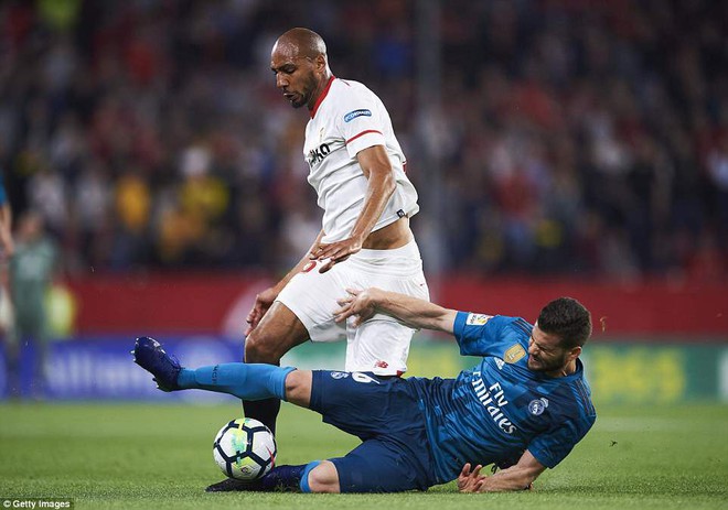 Tội đồ Ramos đá hỏng penalty, đốt lưới nhà khiến Real Madrid thua đau trước Sevilla - Ảnh 8.