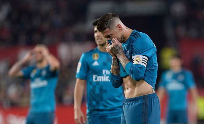 Tội đồ Ramos đá hỏng penalty, đốt lưới nhà khiến Real Madrid thua đau trước Sevilla - Ảnh 5.