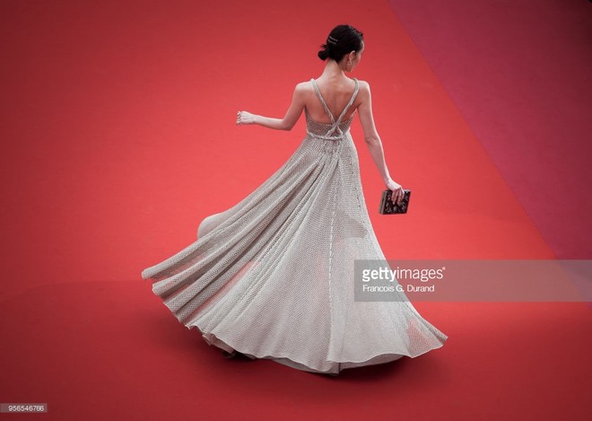 Không phải Phạm Băng Băng, đây mới là mỹ nhân châu Á có những khoảnh khắc thần sầu nhất tại thảm đỏ Cannes - Ảnh 6.