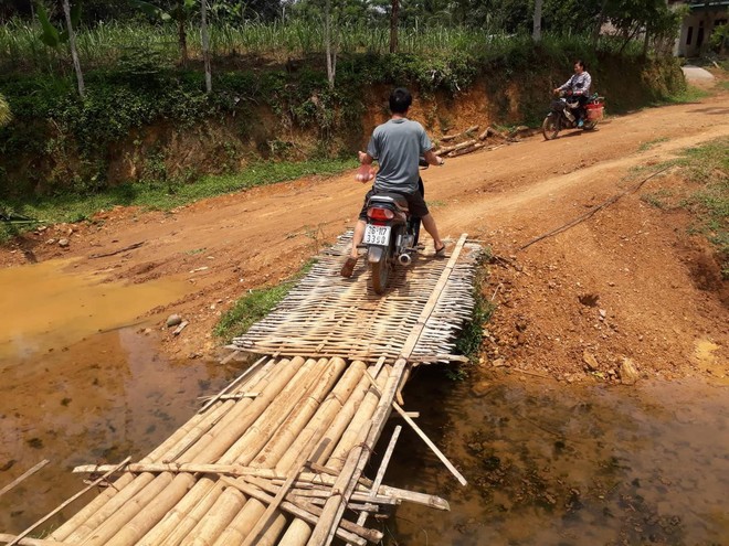 Vụ bác ruột nghi xâm hại cháu đến sinh con: Bán hết mọi thứ, cầm cố nhà để lo viện phí cho con - Ảnh 4.