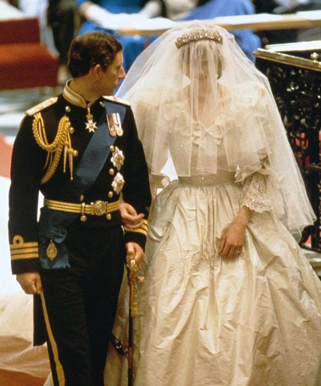 Đám cưới Hoàng gia tưởng chừng hoàn hảo tuyệt đối vẫn xảy ra không ít sự cố “dở khóc dở cười” đi vào lịch sử - Ảnh 1.