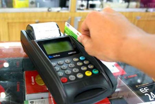 Ng&agrave;y mai xử vụ đi ăn quẹt thẻ mất gần 700 triệu đồng ở S&agrave;i G&ograve;n - Ảnh 1.