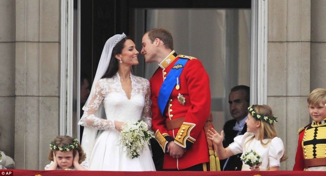 Đám cưới Hoàng gia tưởng chừng hoàn hảo tuyệt đối vẫn xảy ra không ít sự cố “dở khóc dở cười” đi vào lịch sử - Ảnh 10.