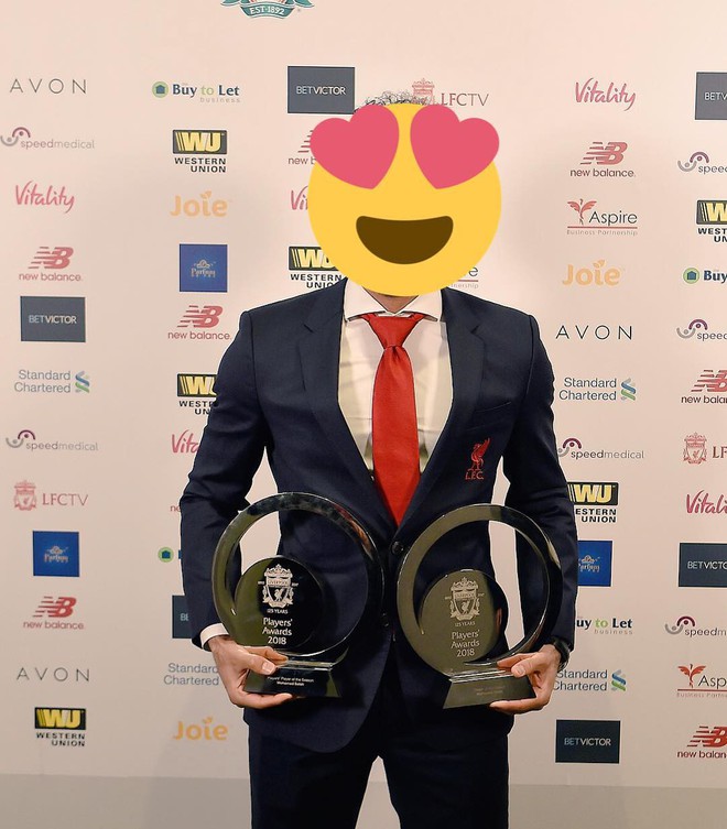 Mohamed Salah ngồi m&aacute;y bay ri&ecirc;ng đến London nhận hat-trick danh hiệu - Ảnh 4.
