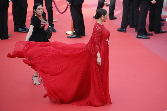 Mới ở Cannes 3 ngày, Phạm Băng Băng Thái Lan Chompoo Araya đã có loạt khoảnh khắc đẹp ấn tượng khó quên - Ảnh 14.