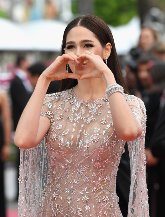 Mới ở Cannes 3 ngày, Phạm Băng Băng Thái Lan Chompoo Araya đã có loạt khoảnh khắc đẹp ấn tượng khó quên - Ảnh 10.