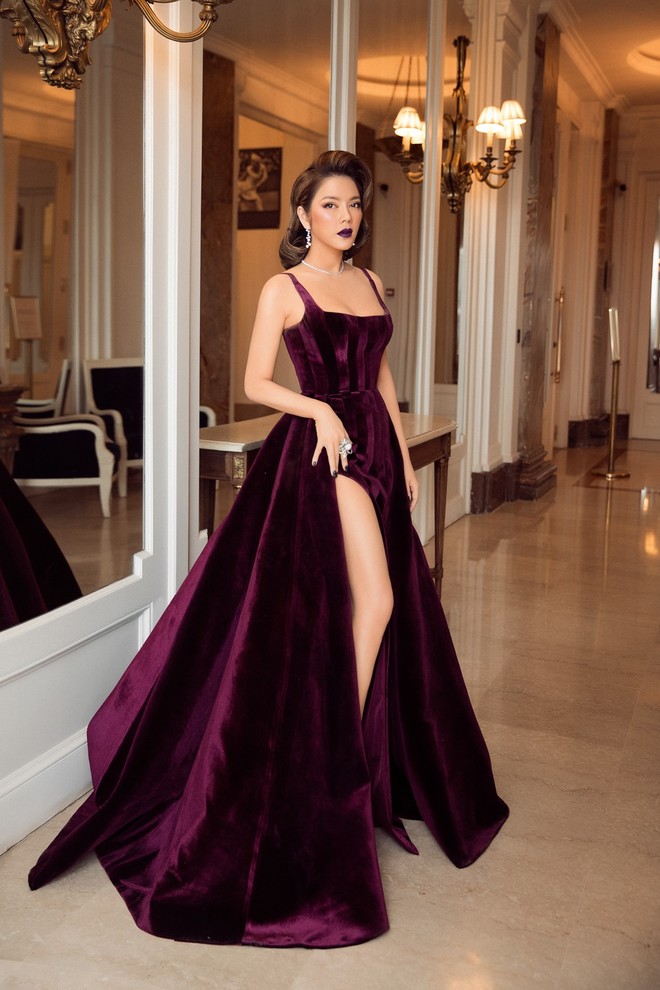Ng&agrave;y 3 l&ecirc;n thảm đỏ Cannes, L&yacute; Nh&atilde; Kỳ chuyển hẳn sang t&ocirc;ng t&iacute;m từ v&aacute;y &aacute;o đến makeup chuẩn qu&yacute; c&ocirc; thập ni&ecirc;n 80 - Ảnh 13.