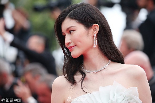 Thảm đỏ LHP Cannes: Cô bé đẹp nhất thế giới khoe sắc giữa dàn mỹ nhân hở bạo, chỉ có 1 đại diện Trung Quốc - Ảnh 11.