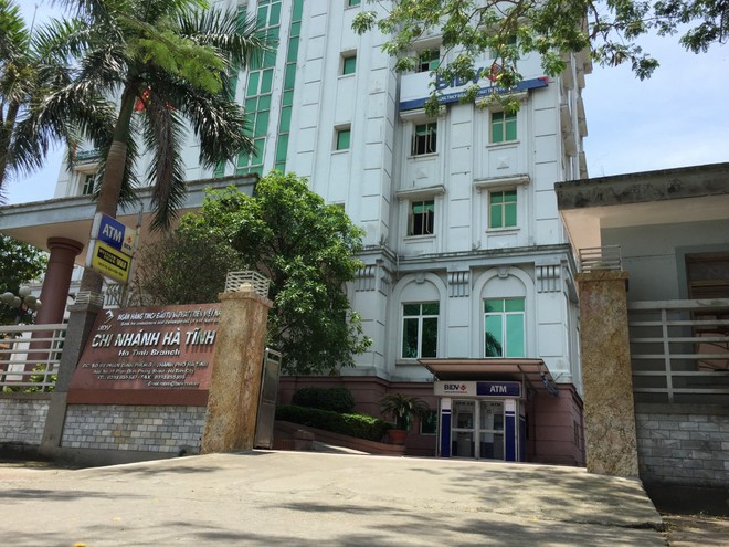 Nh&acirc;n vi&ecirc;n ng&acirc;n h&agrave;ng đ&atilde; nhận được nội dung g&igrave; từ con g&aacute;i Thiếu tướng bị cướp? - Ảnh 2.