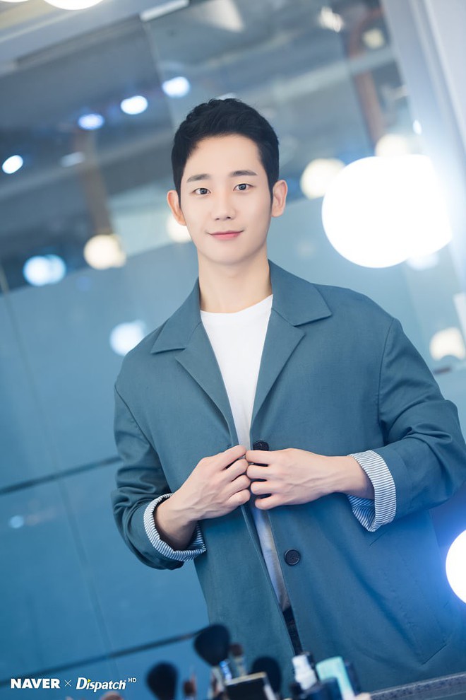 Dispatch tung bộ ảnh zoom đến từng lỗ chân lông của Jung Hae In: Đẳng cấp mỹ nam khiến chị đẹp mê mẩn là đây? - Ảnh 16.