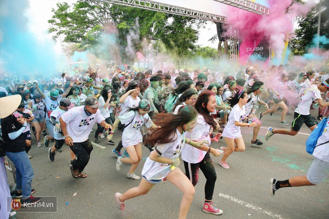 Đến hẹn lại lên: hàng ngàn bạn trẻ Sài Gòn đang quẩy hết mình tại Color Me Run 2018 - Ảnh 4.