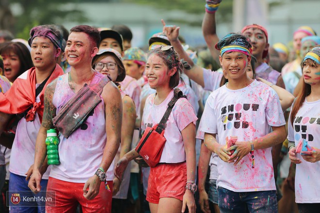 Đến hẹn lại lên: hàng ngàn bạn trẻ Sài Gòn đang quẩy hết mình tại Color Me Run 2018 - Ảnh 11.