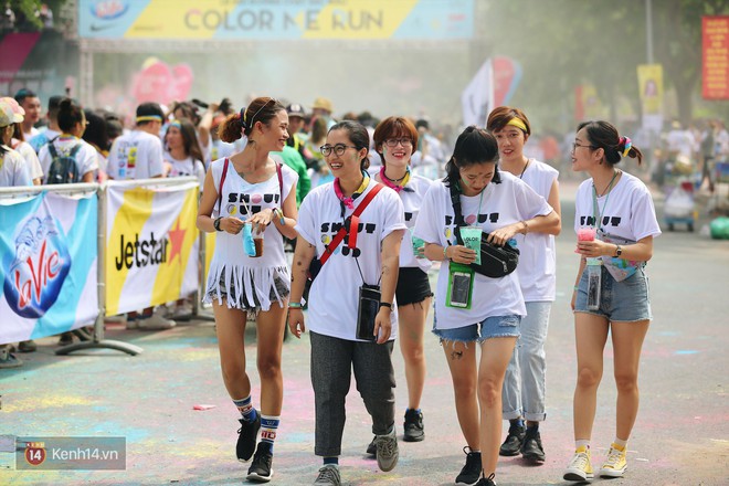 Đến hẹn lại lên: hàng ngàn bạn trẻ Sài Gòn đang quẩy hết mình tại Color Me Run 2018 - Ảnh 3.