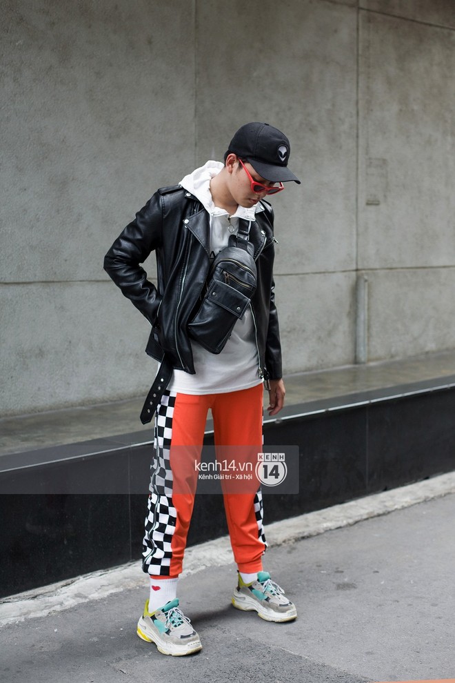 Street style giới trẻ Việt: H&agrave; Nội to&agrave;n &aacute;o 2 d&acirc;y v&agrave; xuy&ecirc;n thấu m&aacute;t mẻ; S&agrave;i G&ograve;n vẫn điệp kh&uacute;c c&agrave;ng ấm c&agrave;ng chất - Ảnh 17.