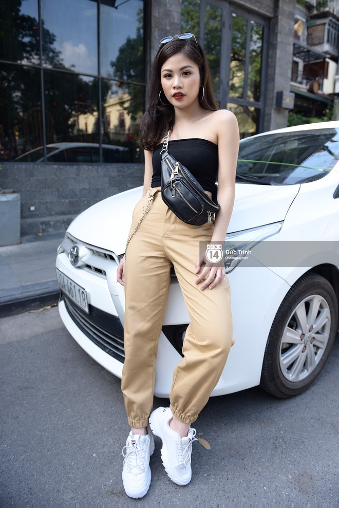 Street style giới trẻ Việt: Hà Nội toàn áo 2 dây và xuyên thấu mát mẻ; Sài Gòn vẫn điệp khúc càng ấm càng chất - Ảnh 3.