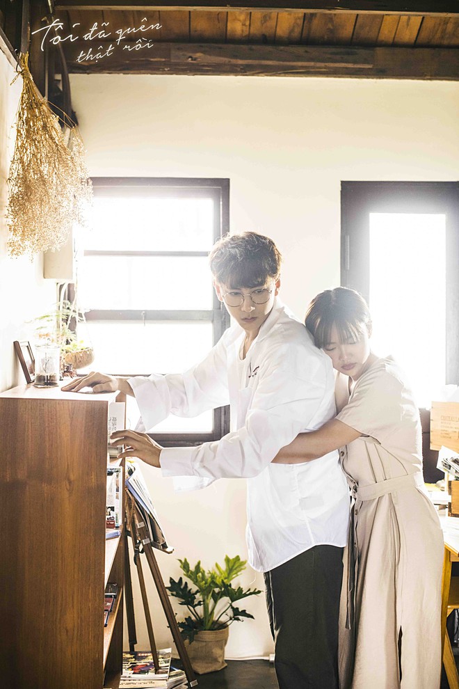Isaac ho&aacute; th&acirc;n &ocirc;ng ch&uacute; c&ocirc; đơn, h&eacute; lộ mối t&igrave;nh đũa lệch trong teaser MV mới - Ảnh 3.