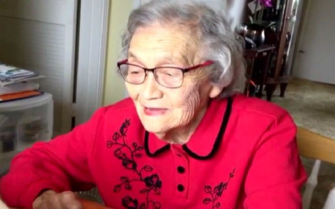 Bà lão 90 tuổi được cứu sống một cách kỳ diệu cũng nhờ nghiện chơi trò xếp chữ - Ảnh 3.