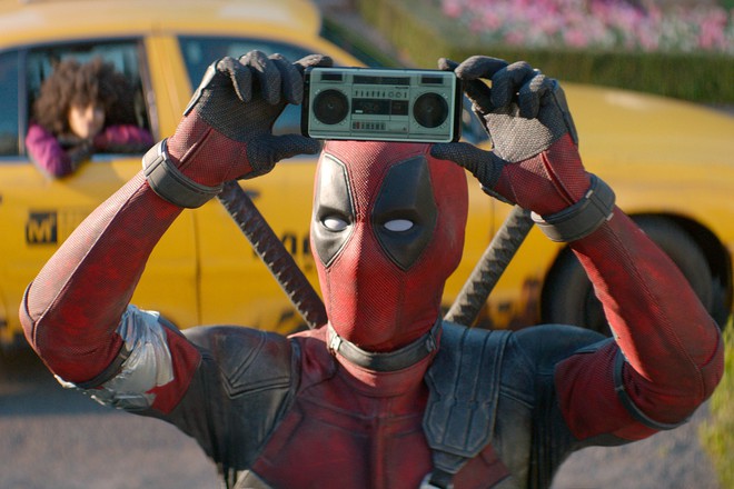 Fan Việt cười sảng sau khi xem bom tấn h&agrave;i bựa Deadpool 2 - Ảnh 1.