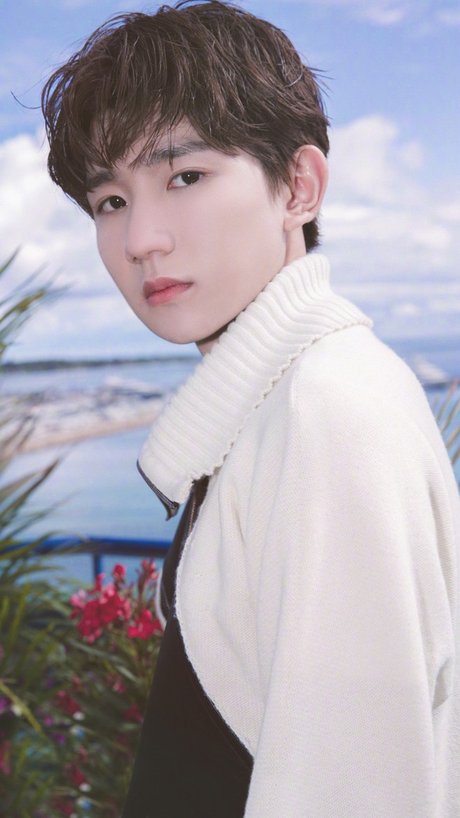 Mỹ nam Vương Nguyên TFboys lần đầu tới Cannes, hớn hở chụp ảnh chung cùng bạn trai Taylor Swift - Ảnh 17.