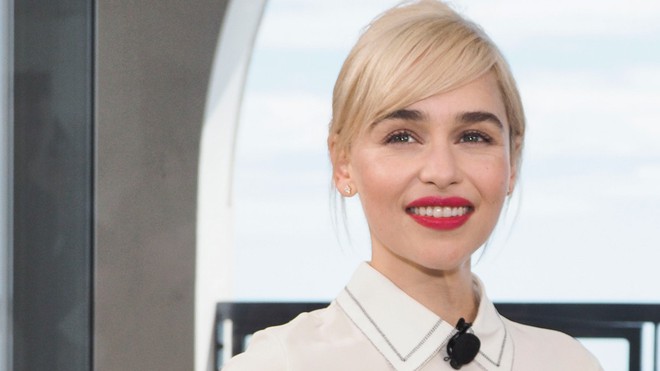 Mẹ Rồng Emilia Clarke nổi sùng khi các chị em trên phim được khen là mạnh mẽ - Ảnh 3.