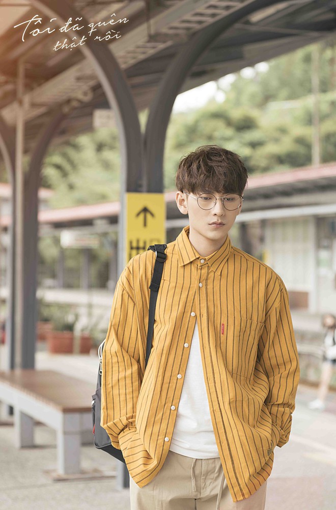 &Ocirc;ng ch&uacute; Isaac đẹp trai kh&ocirc;ng t&igrave; vết trong MV kể lại mối t&igrave;nh đ&ocirc;i đũa lệch - Ảnh 2.