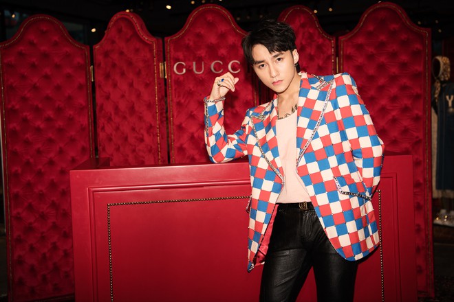 Chưa ấm chỗ với MV mới, Sơn Tùng đã vi vu qua tận Hong Kong để dự triển lãm của Gucci - Ảnh 6.