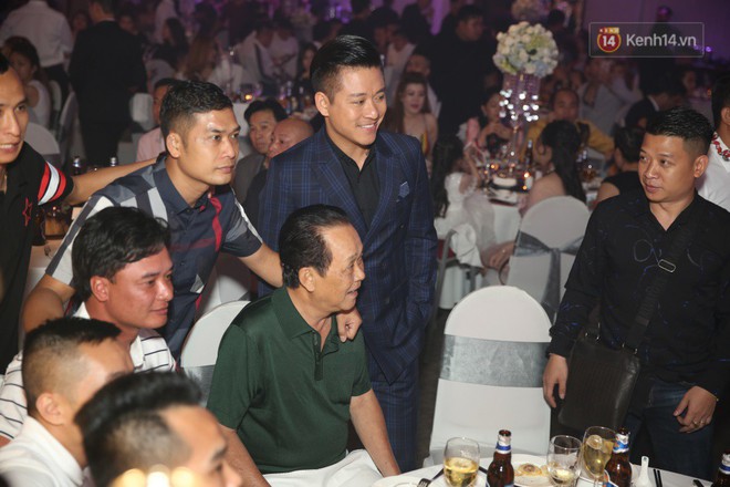 Mừng ng&agrave;y cưới bạn th&acirc;n, Tuấn Hưng đưa hẳn xế khủng 15 tỷ cho L&acirc;m Vũ rước d&acirc;u - Ảnh 8.