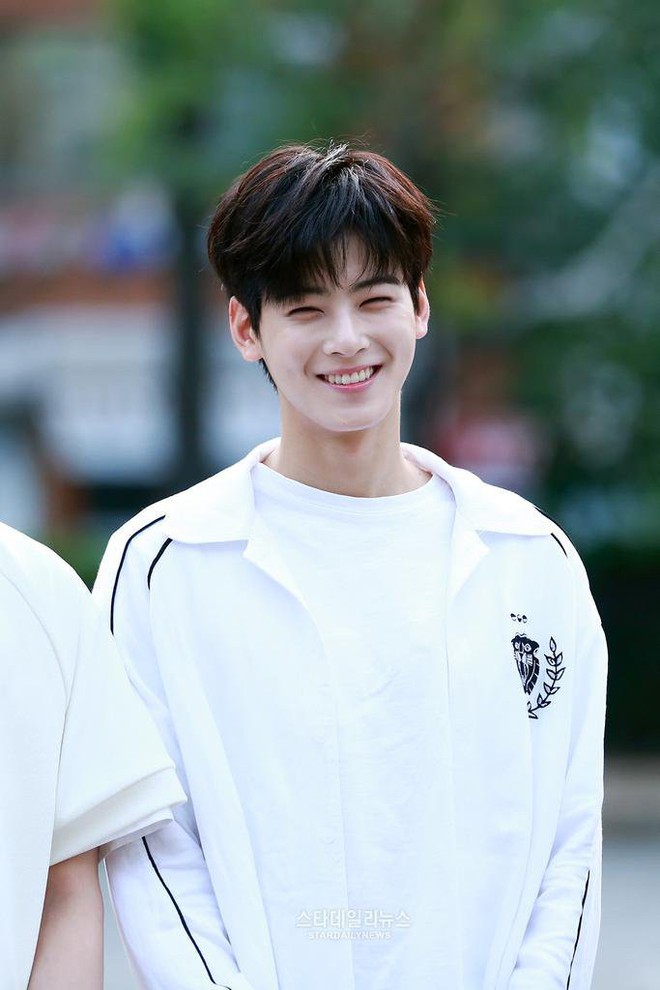 Mỹ nam truyện tranh Cha Eun Woo từng bị tê cứng mặt vì... cười quá nhiều - Ảnh 6.