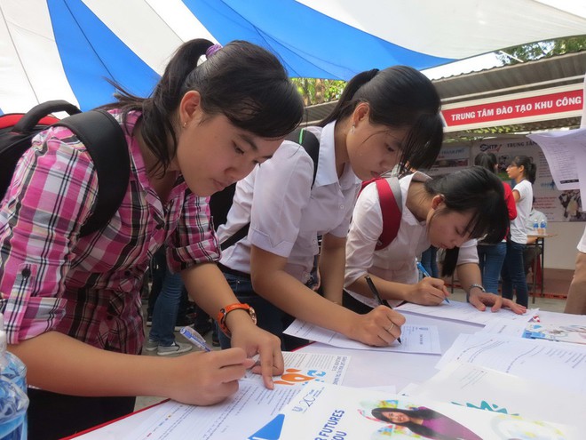 Khoe bảng th&agrave;nh t&iacute;ch học khủng, c&ocirc; g&aacute;i vẫn khuy&ecirc;n n&ecirc;n ra ngo&agrave;i trải nghiệm thực tế để t&iacute;ch luỹ kinh nghiệm - Ảnh 4.